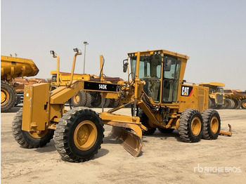 Motoniveladora CATERPILLAR 140K