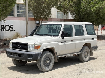 SUV 2018 Toyota Land Cruiser 76L 4x4 SUV: foto 2