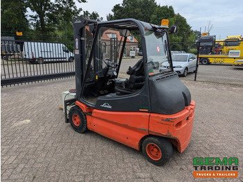 Empilhadeira elétrica Linde E30 02 - 4058 uur - Duplex Mast - Volrubber Banden - Eurotron 80V-80A Oplader (M34): foto 4