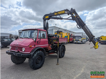 Camião grua UNIMOG