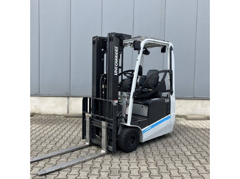 Empilhadeira elétrica UNICARRIERS