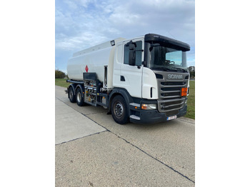 Caminhão tanque SCANIA