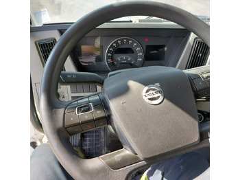 Caminhão tanque VOLVO FM: foto 2