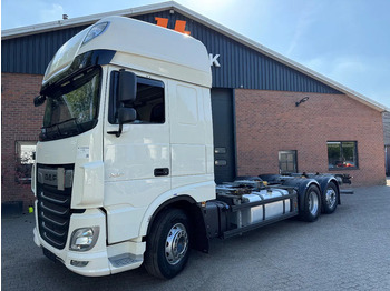 Camião transportador de contêineres/ Caixa móvel DAF XF 480