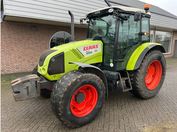 Trator CLAAS Axos