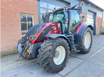 Trator VALTRA T174