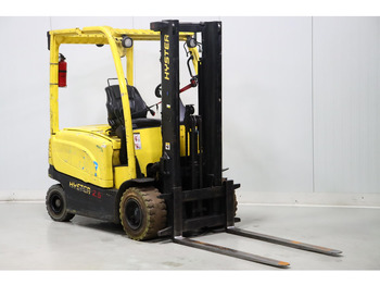 Empilhadeira elétrica HYSTER