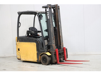 Empilhadeira elétrica UNICARRIERS