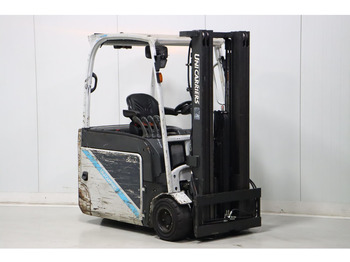 Empilhadeira elétrica UNICARRIERS