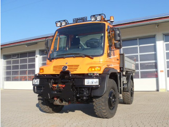 Camião basculante UNIMOG U500