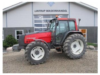 Trator VALMET