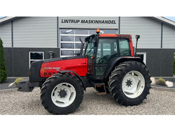 Trator VALMET