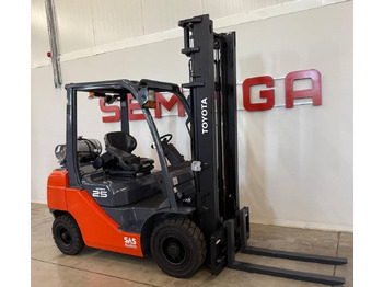 Empilhadeira a gás TOYOTA FGF 25