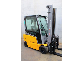 Empilhadeira elétrica JUNGHEINRICH EFG