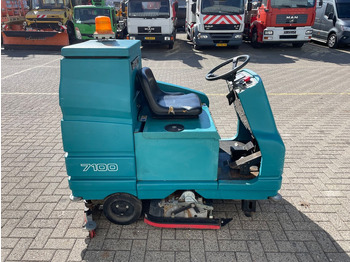 Lavadora aspiradora de pavimentos TENNANT 7100: foto 5