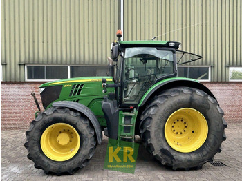 Trator JOHN DEERE 6210R