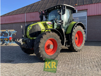 Trator CLAAS Arion 530