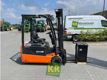 Empilhadeira montada em caminhão Doosan B18T: foto 4