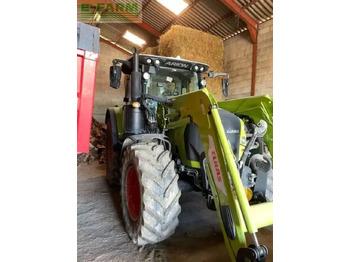 Trator CLAAS Arion 530