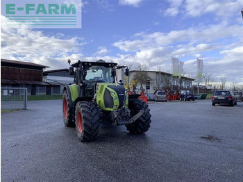 Trator CLAAS Arion 650