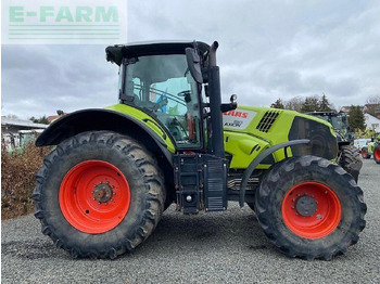 Trator CLAAS Axion 810