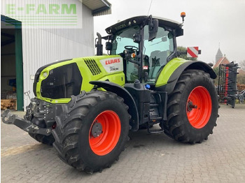 Trator CLAAS Axion 810