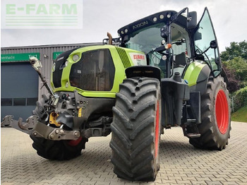 Trator CLAAS Axion 810