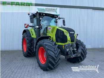 Trator CLAAS Axion 810