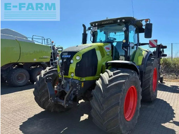 Trator CLAAS Axion 830