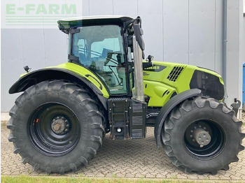 Trator CLAAS Axion 830
