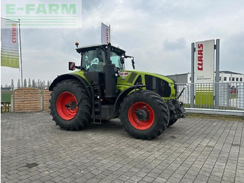 Trator CLAAS Axion 930
