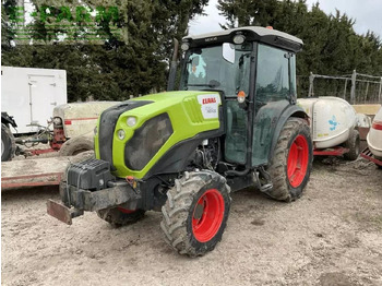 Trator CLAAS Nexos