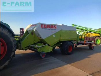 Enfardadeira de fardos quadrados CLAAS