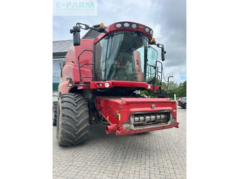 Ceifeira debulhadora CASE IH