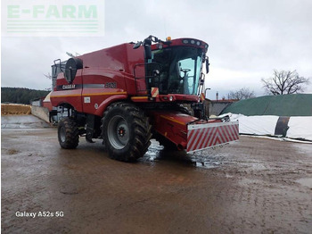 Ceifeira debulhadora CASE IH
