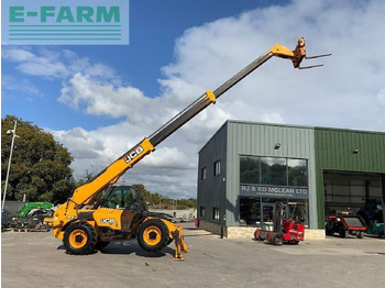 Empilhador telescópico JCB