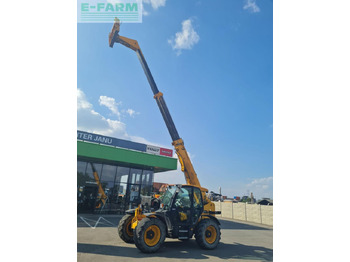 Empilhador telescópico JCB