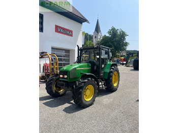 Trator JOHN DEERE