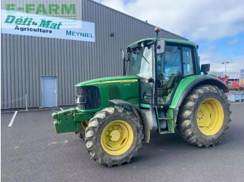 Trator JOHN DEERE 6120