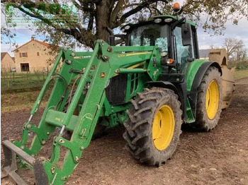 Trator JOHN DEERE 6120M