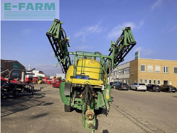 Pulverizador de arrastar JOHN DEERE