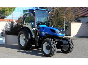 Trator NEW HOLLAND T4