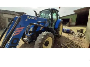 Trator NEW HOLLAND T5