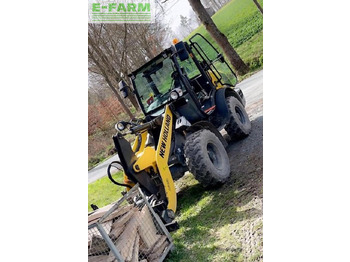Mini escavadeira NEW HOLLAND