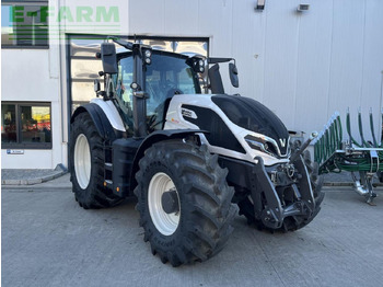 Trator VALTRA