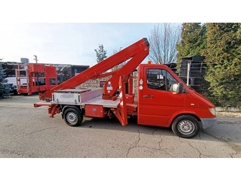 Caminhão com plataforma aérea RUTHMANN