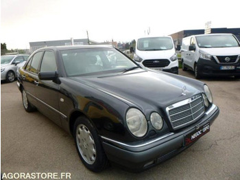 Automóvel MERCEDES-BENZ