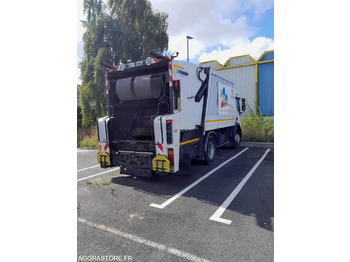 Caminhão de lixo RENAULT