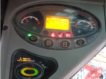 Mini pá carregadora Bobcat S130: foto 2
