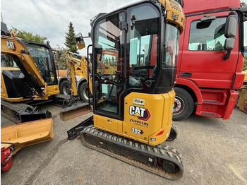 Mini escavadeira CATERPILLAR 302